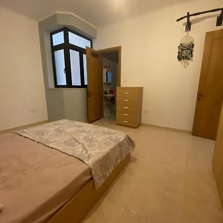 Homestay Cristina St. Paul's Bay